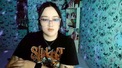 Yiz online show from July 18, 2:59 am