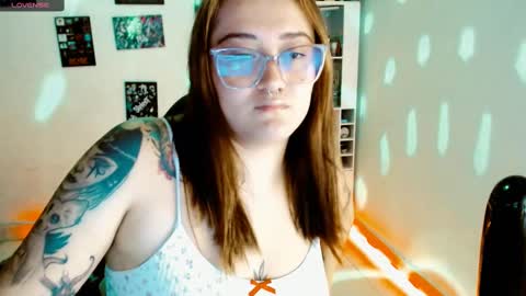 Yiz online show from February 25, 3:52 am