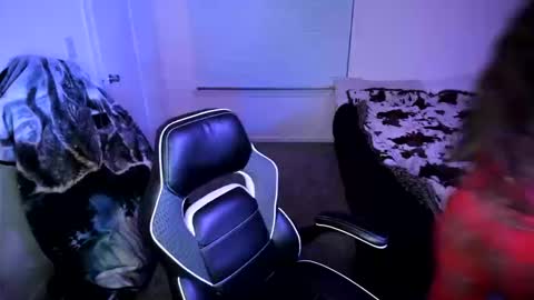 Bella Bloom online show from October 12, 7:00 am