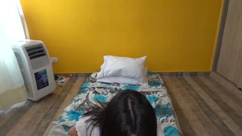 Jessi online show from December 9, 6:57 pm