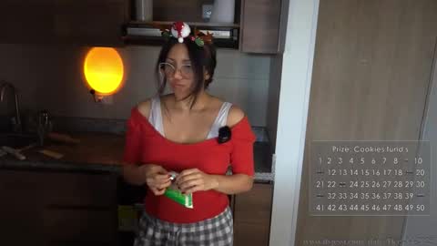 Jessi online show from December 14, 8:14 pm