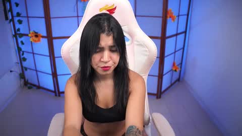 Snapshot of its_lola chatting on September 30, 1:22 am online show from September 30, 1:22 am