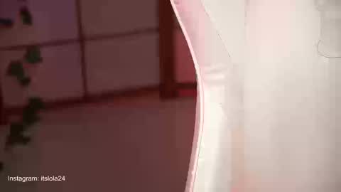 Snapshot of its_lola chatting on September 24, 10:09 pm online show from September 24, 10:09 pm