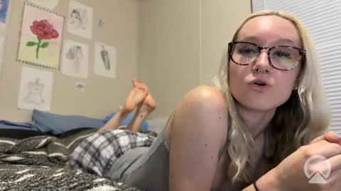 Hallie online show from July 24, 1:36 am