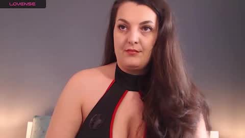 Snapshot of itsyourlady chatting on October 21, 5:44 am Melissa Khaan online show from October 21, 5:44 am