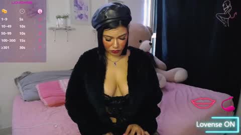 Snapshot of ivanna_wolf3 chatting on February 8, 5:18 am ivanna online show from February 8, 5:18 am
