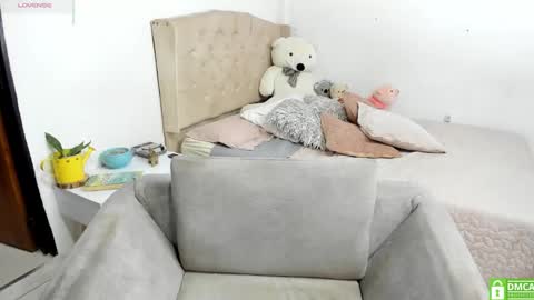 ivet  online show from November 10, 8:04 pm