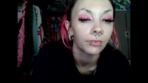 ivorytrixx online show from April 8, 4:09 pm