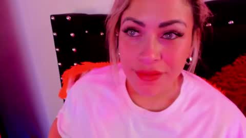 Snapshot of ivy__taylorr chatting on February 10, 12:08 pm Diana Rojas online show from February 10, 12:08 pm