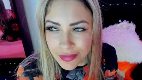 Snapshot of ivy__taylorr chatting on February 7, 2:19 am Diana Rojas online show from February 7, 2:19 am