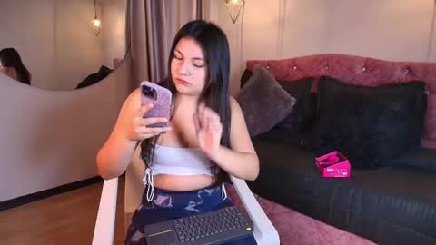 ivy_bonnie online show from November 5, 11:59 am