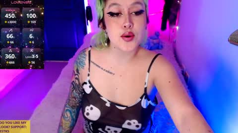 Snapshot of ivy_rosse chatting on December 17, 2:44 pm You can find more of me here online show from December 17, 2:44 pm