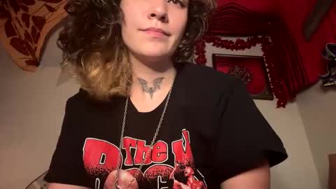 IVY DEVILL online show from June 9, 2:33 am