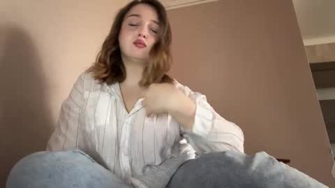 ivyglimpse online show from September 12, 10:24 am