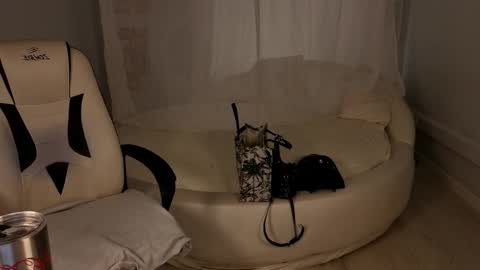 IVY - Follow me 3 online show from October 21, 10:30 am