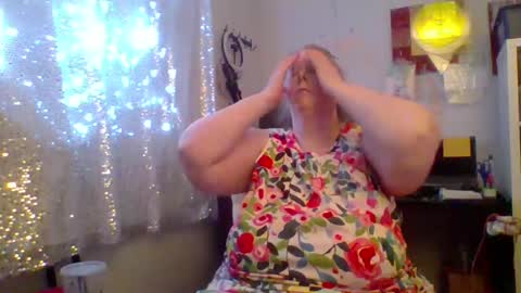 ivyjane3522 online show from July 9, 2:03 am