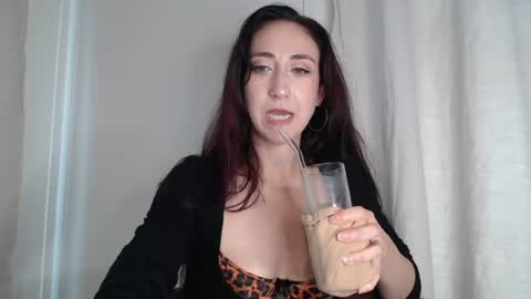 Ivy Rosie online show from July 28, 2:13 pm