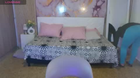 ivyshine7 online show from June 10, 1:49 am