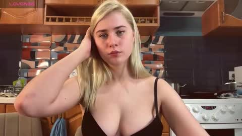 Liana online show from March 25, 7:06 pm