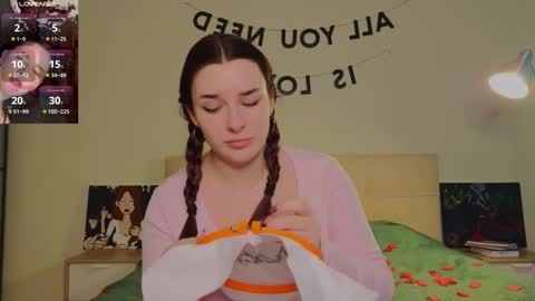 Daisy online show from February 15, 7:51 am