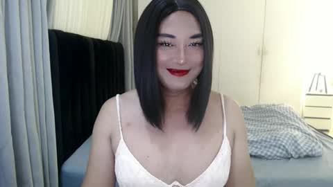 iya_hermosa online show from April 8, 12:51 pm