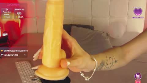 IZIE CARTER online show from March 6, 7:58 am