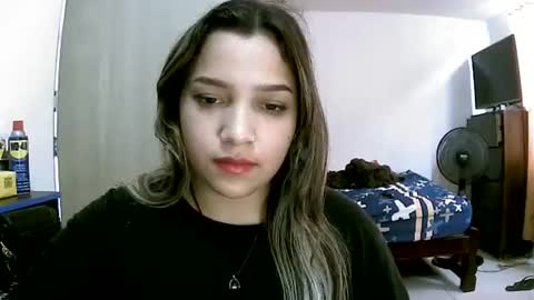 izzy_32 online show from August 2, 7:50 pm