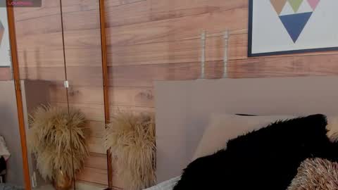 Snapshot of izzywild1 chatting on October 5, 11:37 am izzywild1 online show from October 5, 11:37 am