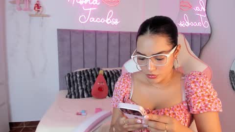 Snapshot of jacobss_gh chatting on September 15, 7:54 pm JACOBSS online show from September 15, 7:54 pm