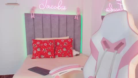 Snapshot of jacobss_gh chatting on December 27, 10:37 pm JACOBSS online show from December 27, 10:37 pm