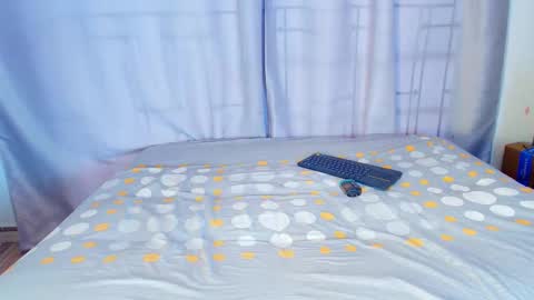  Jade Brunete  online show from November 22, 8:44 pm