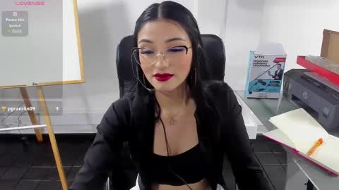 jade_connor online show from April 15, 9:59 pm