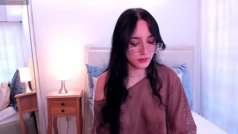 Snapshot of jade_evergreen_ chatting on January 16, 6:37 pm Jade online show from January 16, 6:37 pm
