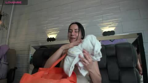  JADE  online show from February 21, 7:03 pm