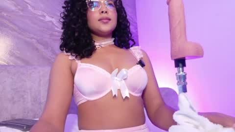 Jade Mitchell online show from May 26, 11:31 am