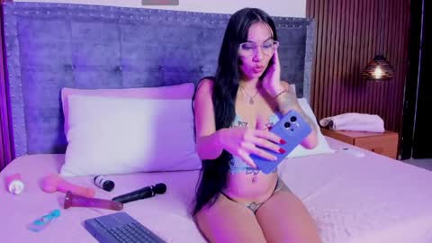 karlla scarlet online show from April 15, 4:24 am