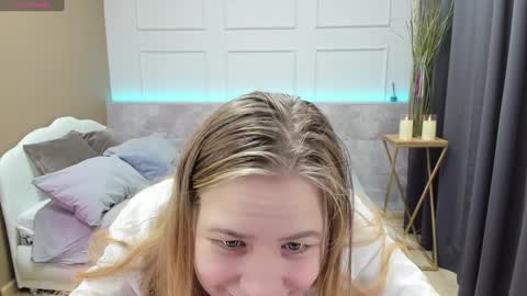 Jade online show from January 3, 8:32 pm