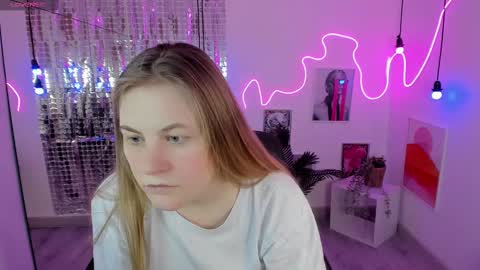 Jade online show from March 9, 1:37 pm