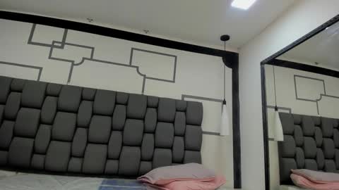 Snapshot of jade_squirt chatting on December 16, 11:12 am Jade online show from December 16, 11:12 am