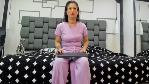 Snapshot of jade_squirt chatting on February 3, 10:36 am Jade online show from February 3, 10:36 am