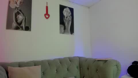 Jade online show from December 18, 3:11 am