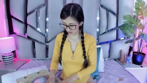 jade white  online show from November 26, 1:56 pm