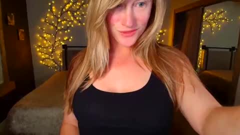 jadeamaryllis_ online show from April 8, 10:34 pm