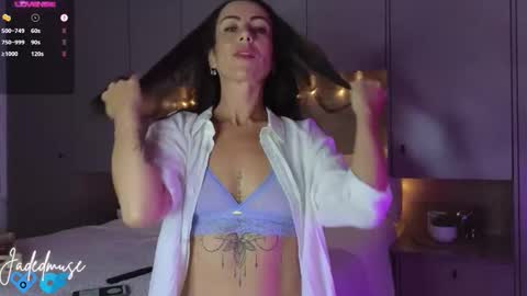 Jade online show from March 20, 7:41 pm