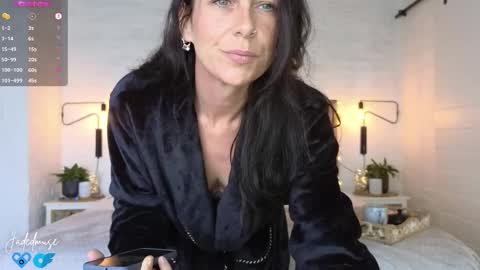 Jade online show from September 11, 8:14 am