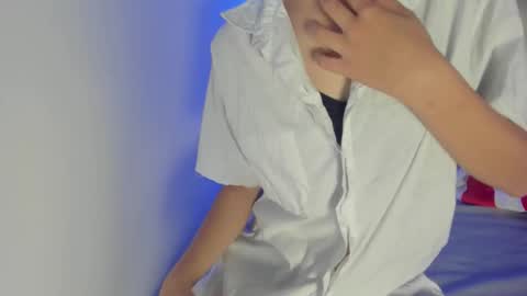 jadeestudios online show from December 17, 4:05 am