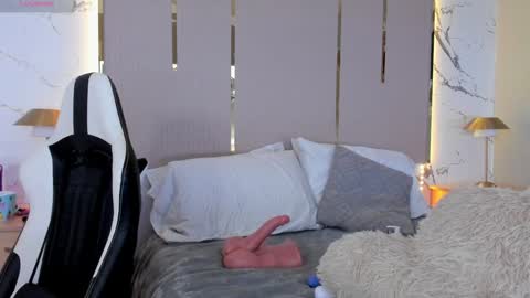 Snapshot of jadeh_williams02 chatting on January 22, 11:00 pm Jadeh online show from January 22, 11:00 pm