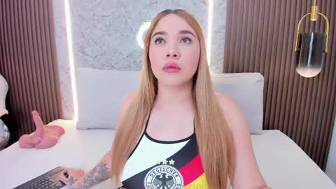 JANE CLOUDS online show from June 4, 3:01 am