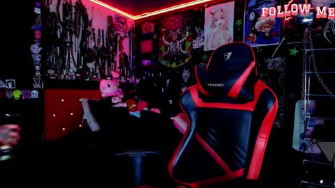      online show from March 27, 10:54 pm