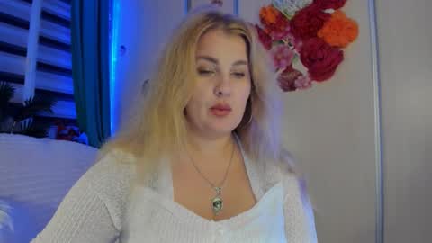 Snapshot of jansylines chatting on October 17, 6:00 pm JansyLines online show from October 17, 6:00 pm